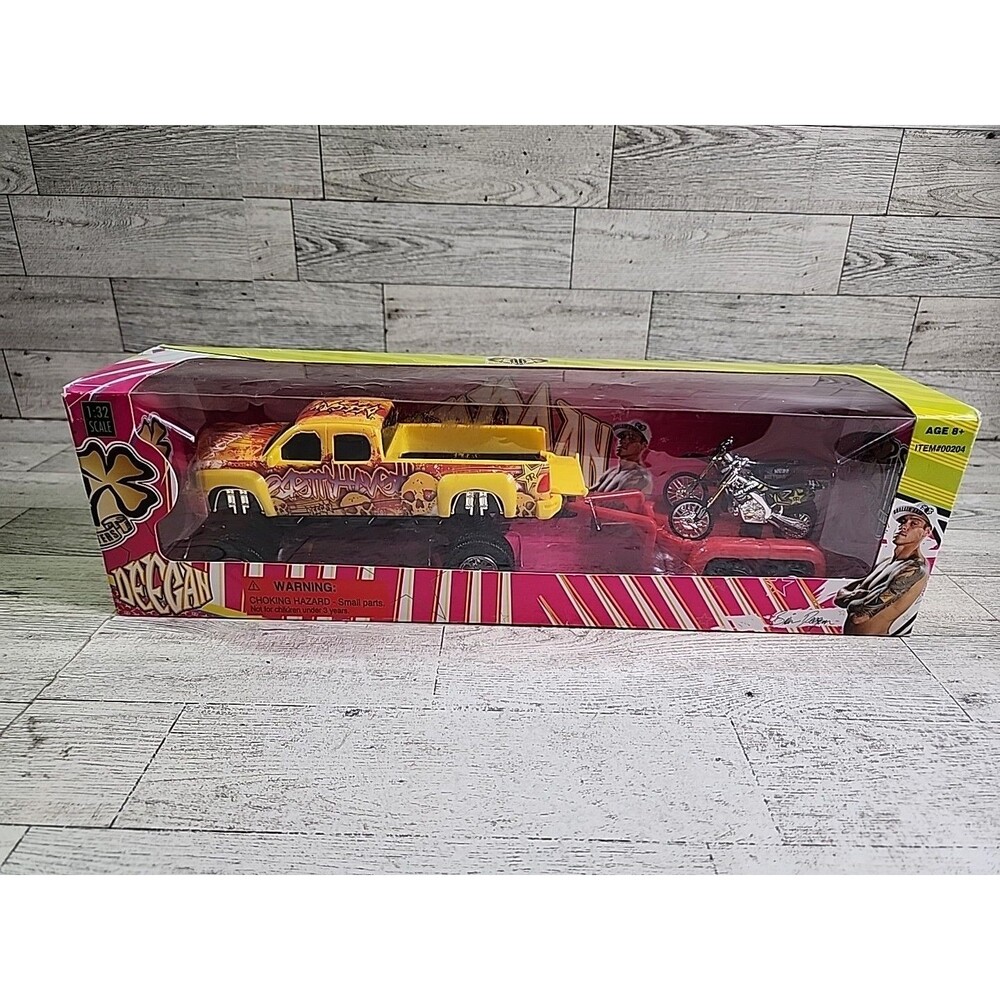 RARE Heavy Hitters Metal Mulisha Brian Deegan 1:32 Scale Rockstar Truck & Bikes